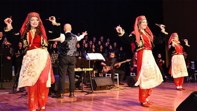 Geleneksel Türk Halk Müziği Korosu konseri büyük ilgi gördü
