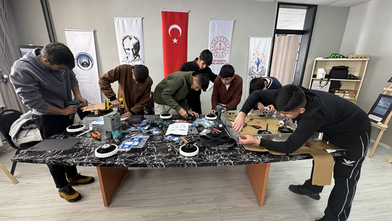 Hakkarili lise öğrencileri Biz de yapabiliriz diyerek robot takımı kurdu