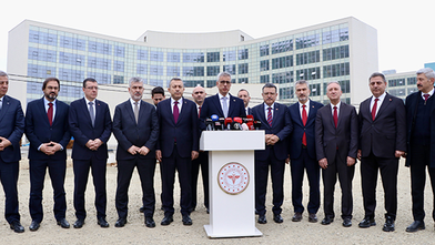 Memişoğlu, Trabzon Şehir Hastanesi inşaatında incelemelerde bulundu