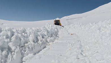 Yurdun bazı bölgelerinde karla mücadele devam ediyor