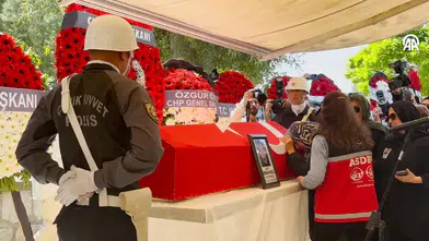 Trafik kazasında şehit olan polis memuru son yolculuğuna uğurlandı