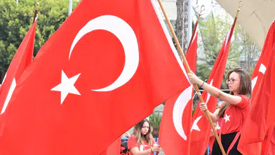 Antalya ve çevre illerde Ulusal Egemenlik ve Çocuk Bayramı buruk kutlandı