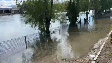 Debisi yükselen Kızılırmak sahilinde önlemler artırıldı