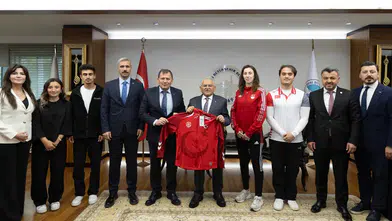 Gençlik ve Spor İl Müdürü Kabakcı ile gençler, Başkan Büyükkılıç'ı ziyaret etti