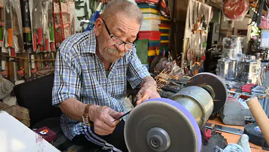 Antalya'da bıçakçıların Kurban Bayramı mesaisi sürüyor