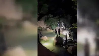 Dereye giren çocuk gözden kayboldu