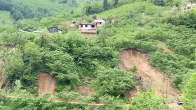 Heyelan nedeniyle 33 ev tedbir amacıyla boşaltıldı
