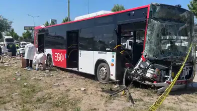EGO otobüsü ile ticari aracın karıştığı kazada 1 kişi öldü, 9 kişi yaralandı