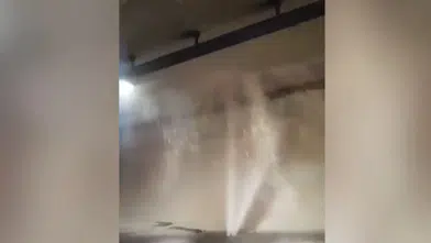 Avrasya Tüneli'nde otomobil itfaiyeye ait yangın panosuna çarptı
