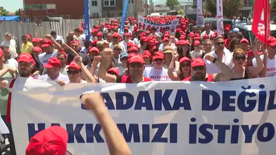 TİS görüşmelerinden sonuç alamayan Büyükşehir Belediyesi işçileri iş bıraktı