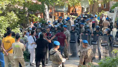Kaçak evlerin yıkımında gerginlik yaşandı
