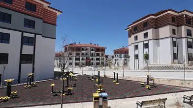 Deprem konutlarının hak sahiplerine teslimine devam ediliyor