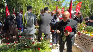 HAK-İŞ, 15 Temmuz şehitlerini kabirleri başında andı
