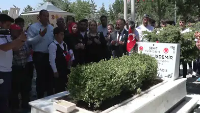 15 Temmuz kahramanı Ömer Halisdemir'in kabrinde dualar edildi