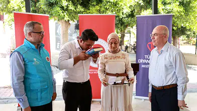 Yuva kurmayı planlayan öksüz Elif'in çeyizini gönüllü anneler hazırladı