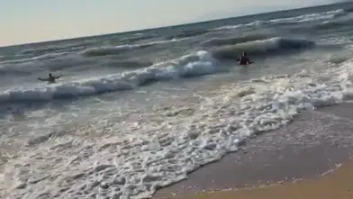 Dalgalara kapılan 12 kişiden 3'ü boğuldu