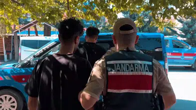 4 kişi çobanı silahla tehdit etti! 800 hayvanı yağmaladı