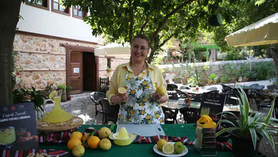 Fıstıkla servis edilen Alanya limonatası gastronomi mirasını yaşatıyor