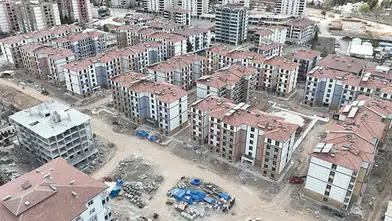 Malatya'da deprem sonrası 1600 iş yeri hak sahiplerine teslim edildi