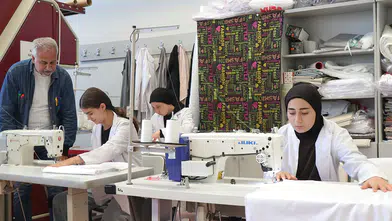 Meslek lisesi öğrencileri yaz tatilinde hem staj yapıyor hem üretime katılıyor