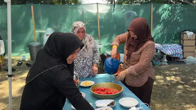 Pehlivan anneleri evlatlarını er meydanında da yalnız bırakmıyor