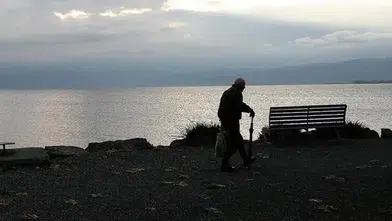 Kalabalık sokaklar, kimsesiz insanlar! Yalnızlık sorunu derinleşiyor