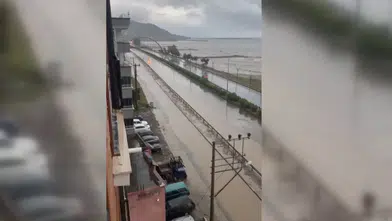 Sağanak yağış nedeniyle köy yolları ulaşıma kapandı