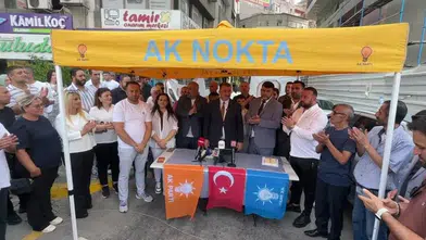 İzmir'de CHP ve diğer partilerden 500 kişi AK Parti'ye katıldı