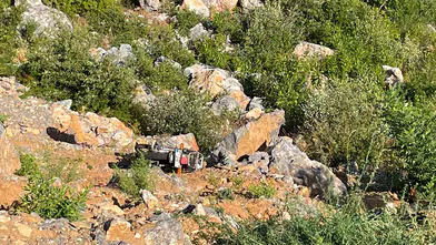 Uçuruma yuvarlanan motosikletteki 1 kişi yaşamını yitirdi