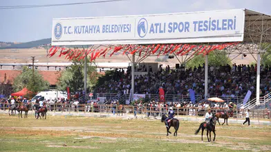 Kütahya'da rahvan atlar, Türkiye Şampiyonası'na katılmak için yarıştı