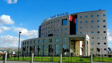 Sosyal medyada mevzuata aykırı ilan veren 82 işletmeye ceza