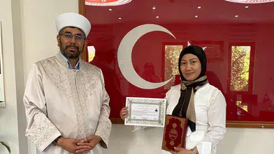 Kayseri'de iş arkadaşlarından etkilenen Rowena Antone, Müslüman oldu