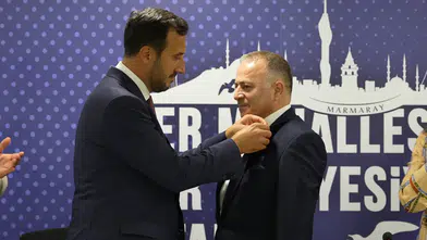 Üsküdar'da 4 CHP'li meclis üyesi AK Parti'ye katıldı
