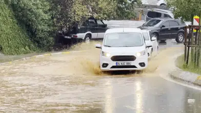 İstanbul'da aralıklarla süren sağanak hayatı olumsuz etkiledi