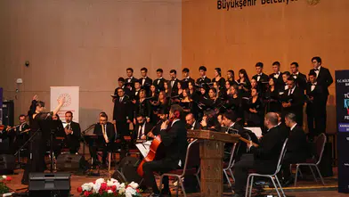Kahramanmaraş’ta 66 kişilik Maarif Orkestrası sahne aldı