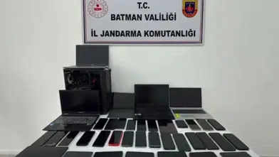 Hesaplarında 8,5 milyar TL para hareketliliği tespit edilen 102 şüpheli yakalandı