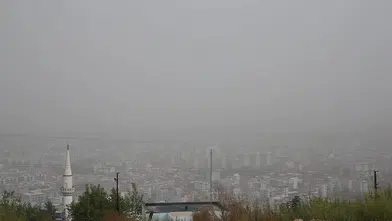 Hatay'da toz taşınımı nedeniyle görüş mesafesi düştü