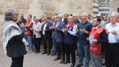Kahramanmaraş'taki saldırıda hayatını kaybedenler için 3 ilde gıyabi cenaze namazı kılındı