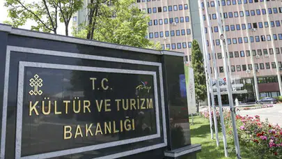 Bakanlıktan genç sanatçılara dev destek