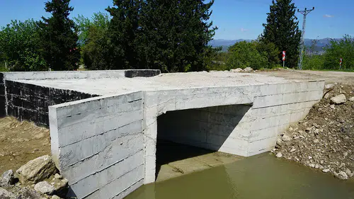 5 mahalleye ulaşım sağlayan köprü menfezde sona gelindi