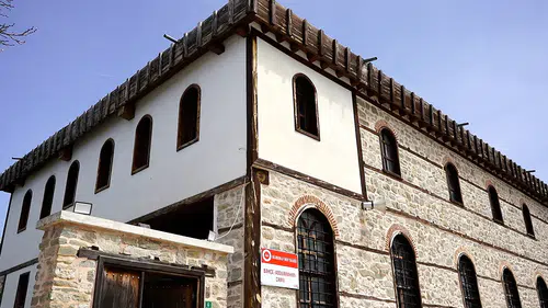 Kubbesiz cami yaklaşık 800 yıldır zamana meydan okuyor