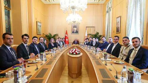 Kurtulmuş, genç sivil toplum kuruluşu temsilcilerini kabul etti
