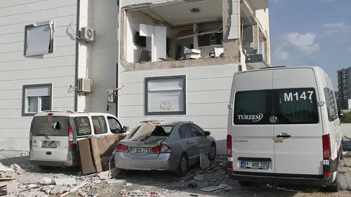 Antalya'da gaz sıkışması nedeniyle evde yaşanan patlamada 1 kişi yaralandı