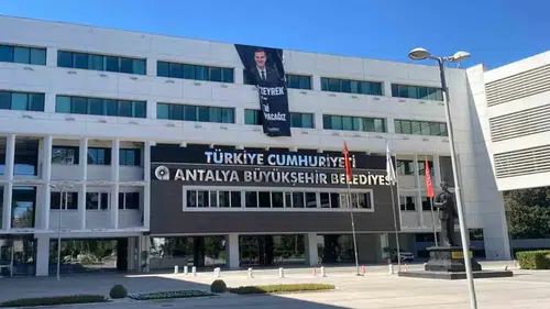 Muhittin Böcek'e yönelik rüşvet soruşturmasında gelini Zuhal Böcek tutuklandı