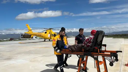 Ambulans helikopter 30 yaşındaki lupus hasta için havalandı