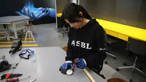 Beton dayanıklılığını kabak lifiyle artırdığı projesiyle 3 ödül aldı