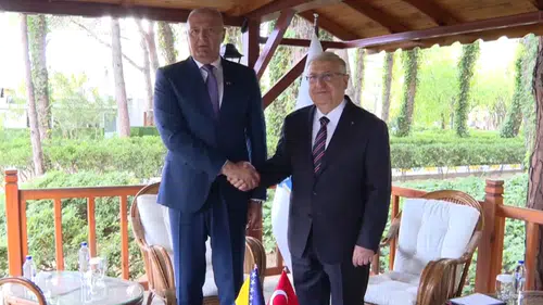 Bakan Güler, Bosna Hersekli mevkidaşı Helez ile görüştü