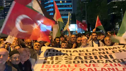 Sumud Filosu'na saldırı İsrail'in İstanbul Başkonsolosluğu önünde protesto edildi