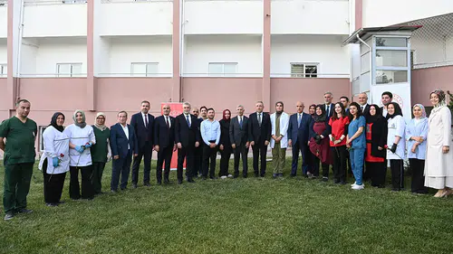 Bayram coşkusu şehrin ulu çınarlarıyla paylaşıldı