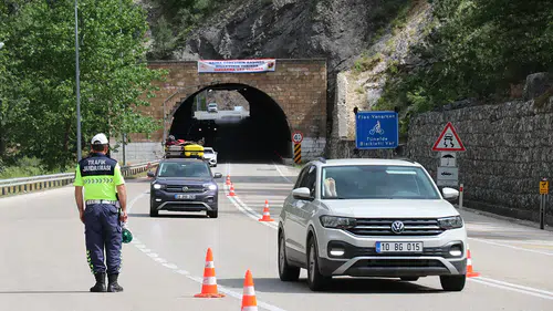 Yılda 14 milyon aracın geçtiği kara yolunda tedbirler üst seviyede